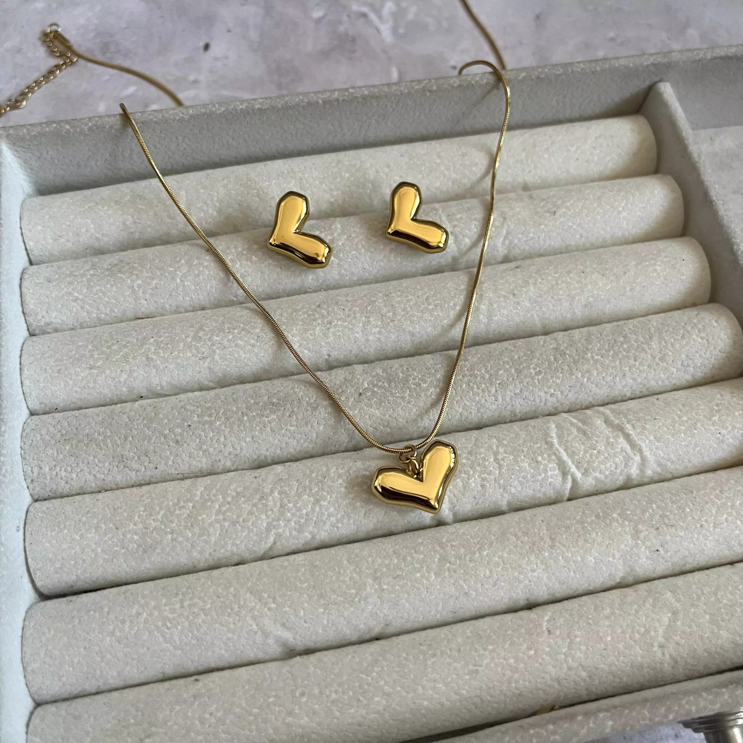 Golden Heart Necklace Earrings Set
