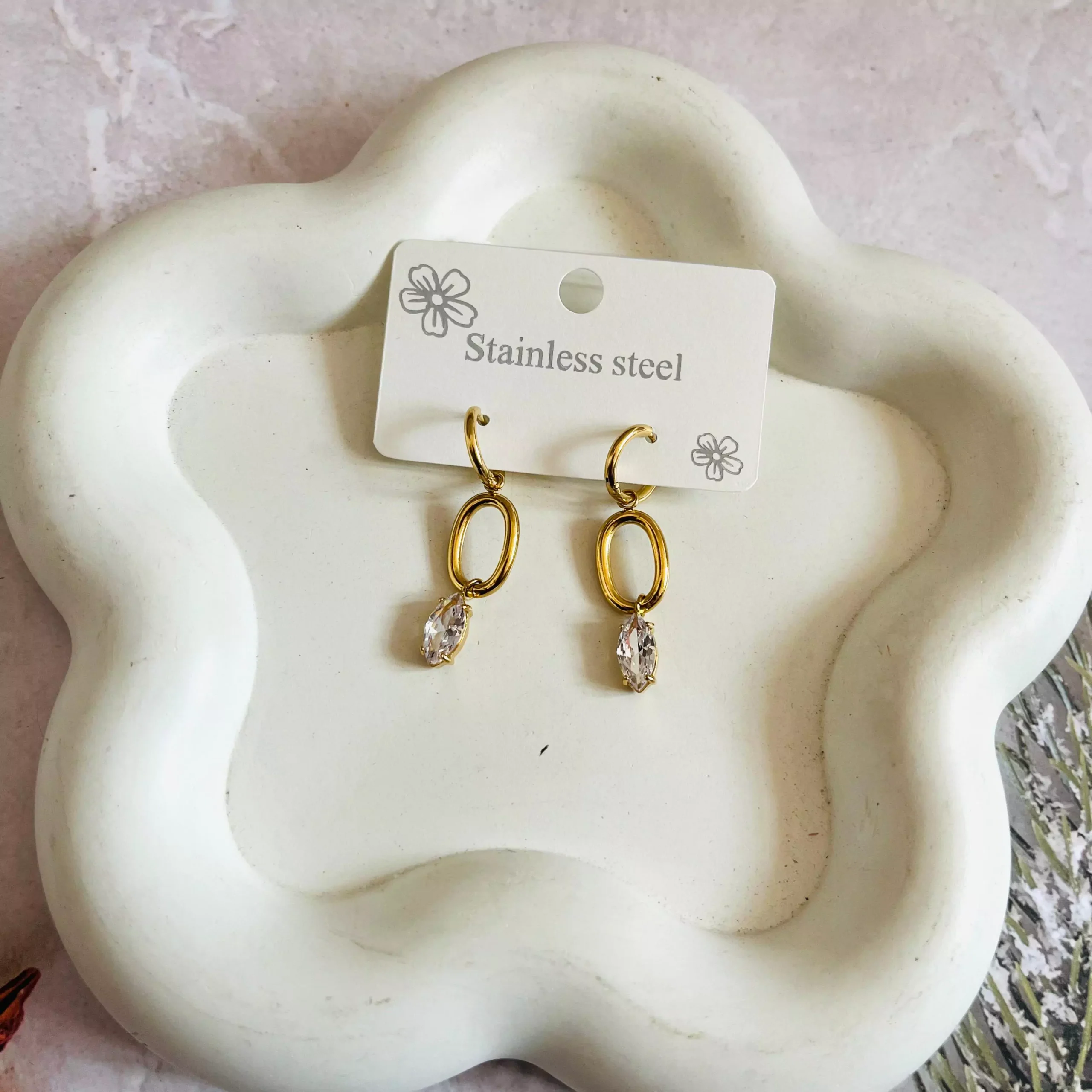 Indo Oval Earrings - White 1