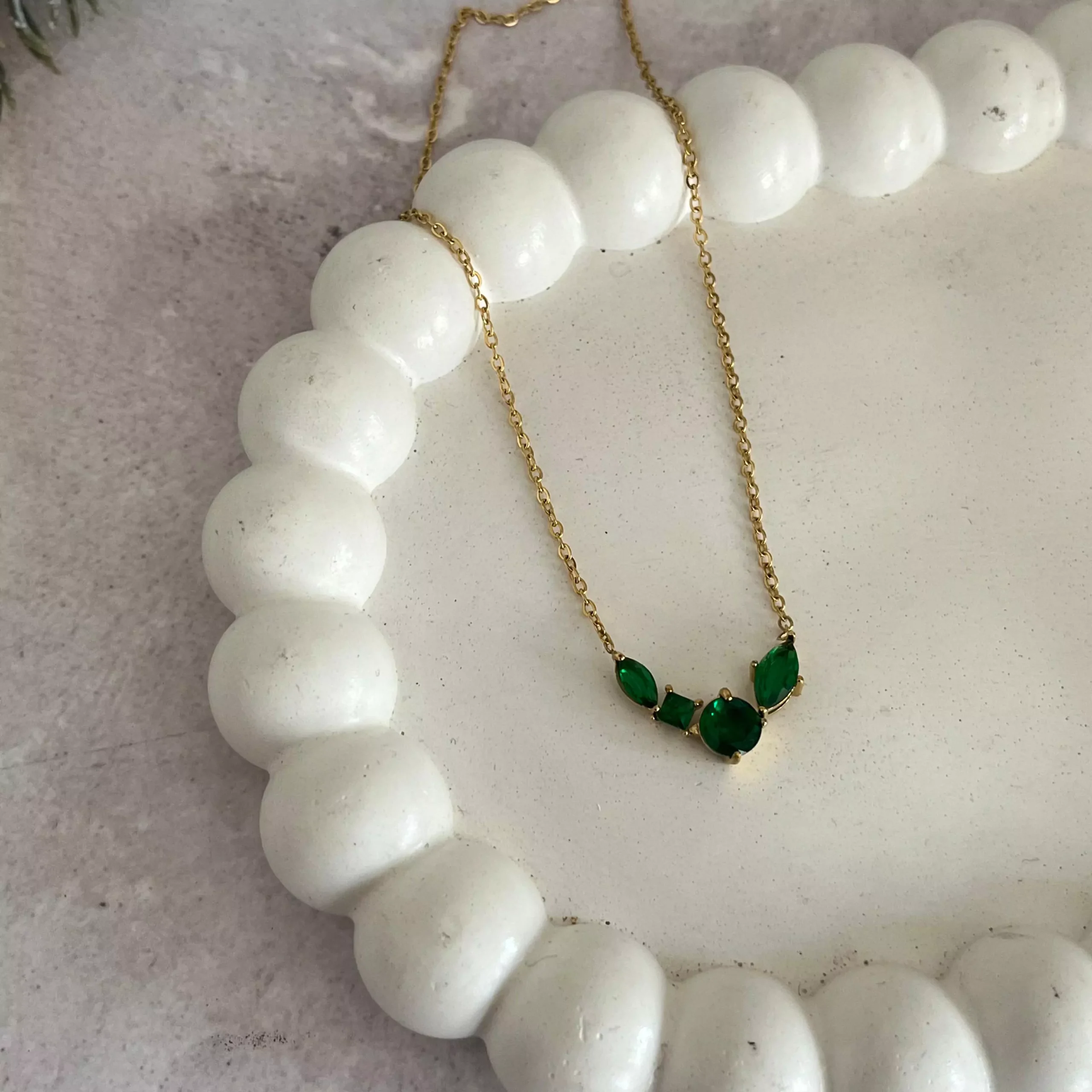 Emerald Gleam Necklace